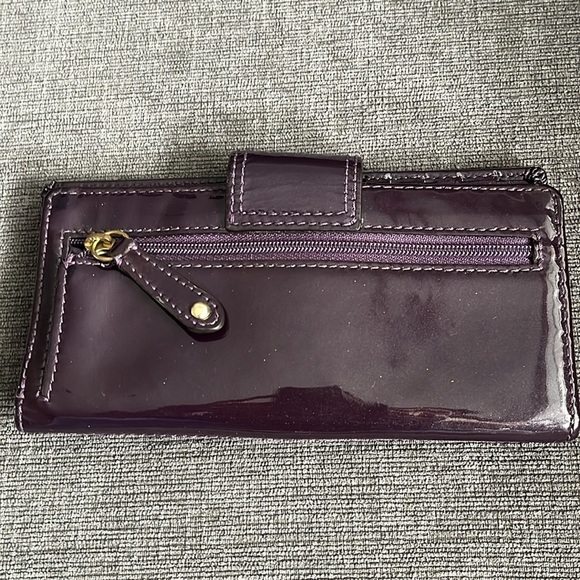 COACH Madison Patent Leather in plum - Picture 2 of 5